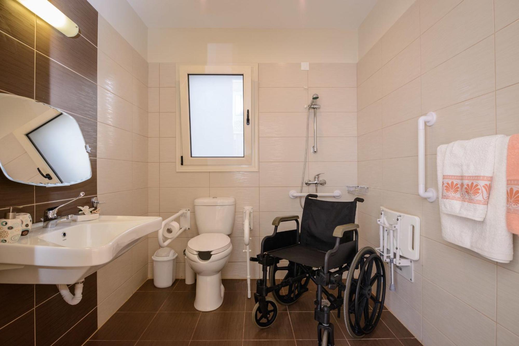 Aksos Suites Accessible Accommodation Agia  Room photo